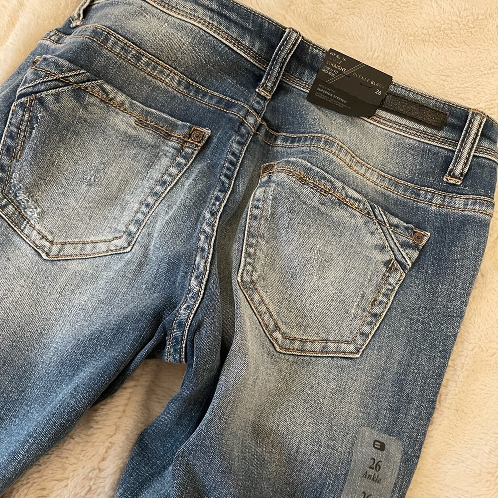 BUCKLE BLACK ANKLE STRAIGHT JEANS